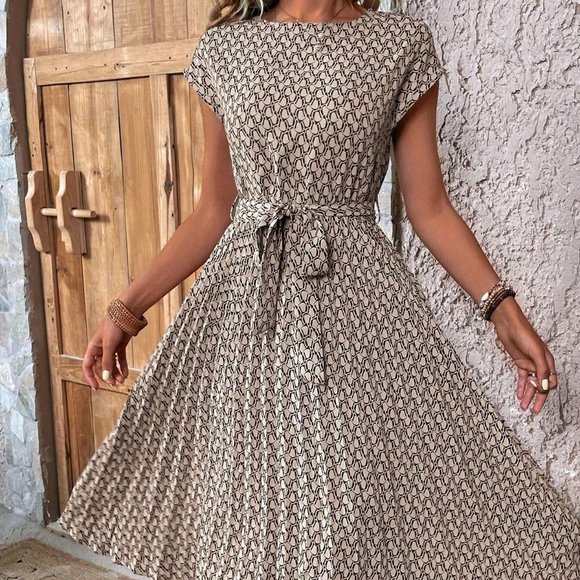 Multicolor Allover Print Batwing Sleeve Belted Dress - Picture 2 of 5